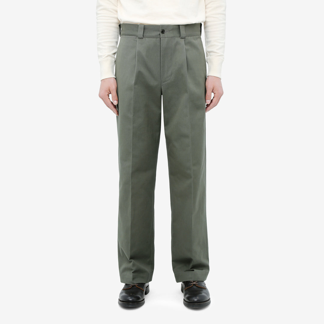 WASEW WSW-25A-010 Vat-Dyed Chino One-Tuck Trousers in wide straight fit, made in Japan wear image front