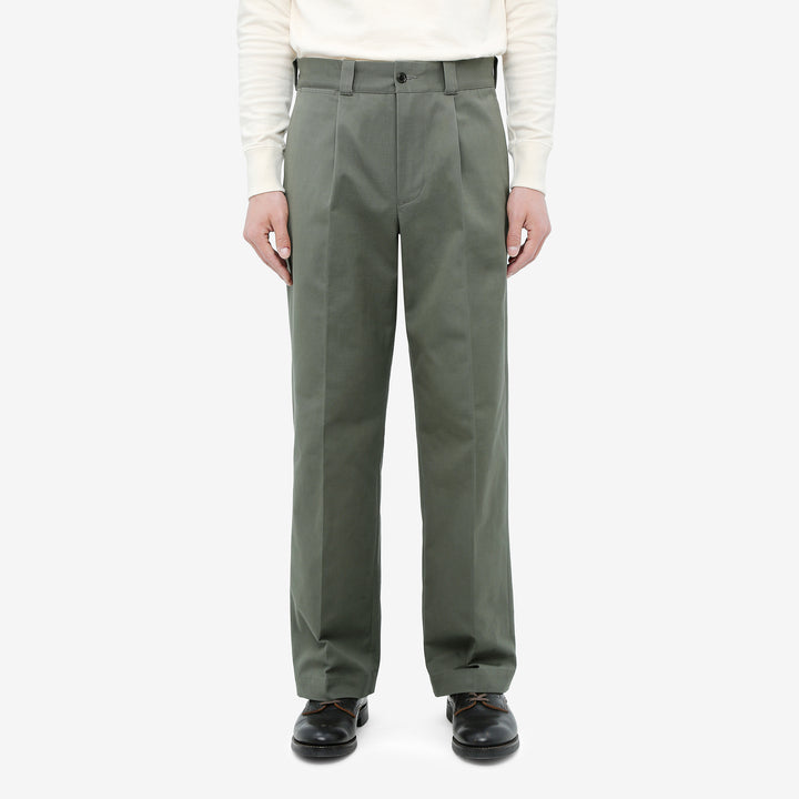 WASEW WSW-25A-010 Vat-Dyed Chino One-Tuck Trousers in wide straight fit, made in Japan wear image front