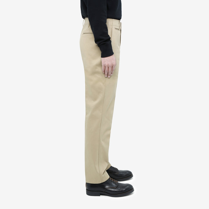Boncoura 41 khaki chino trousers high density chino cloth made in Japan side view wear image