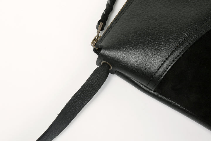 MOTO BAG75 Black Kudu Leather Sacoche – Adjustable Shoulder Strap Detail