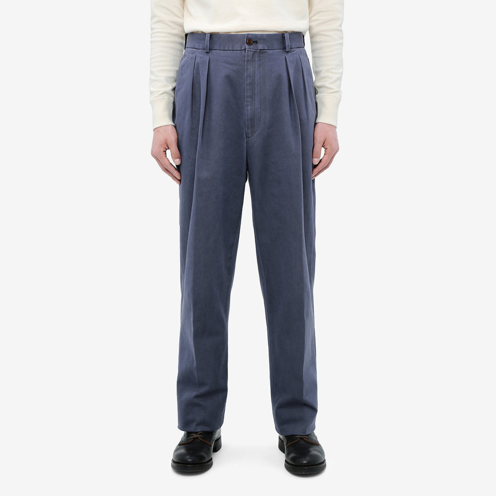 NEAT 26-01NC Classic Wide Tapered Chinos Faded Navy - Model Front View