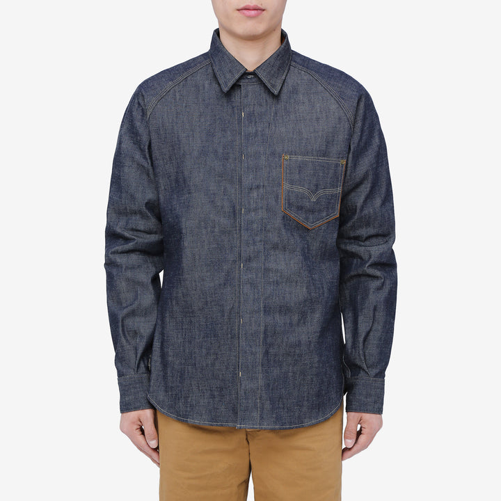 Deluxeware 7640 10.5oz selvedge denim work shirt made in Japan indigo denim shirt wear image front