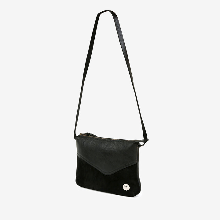 MOTO BAG75 Kudu Leather Sacoche Shoulder Bag in Black – Angled Front View