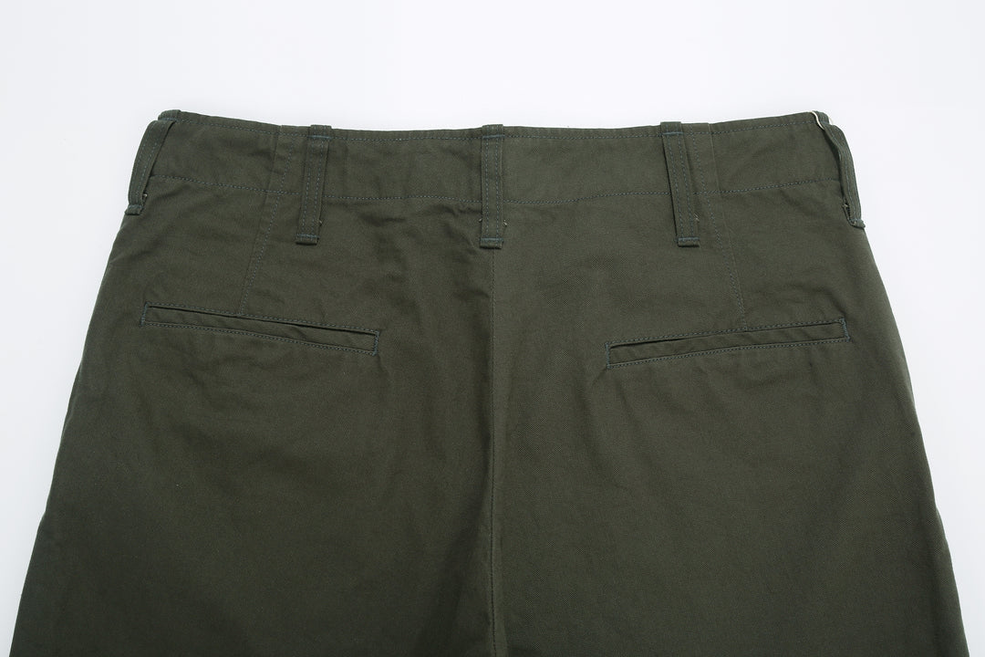 Deluxeware 946A MIL-SPEC ’46 Chino Trousers in Army Green – Back Welt Pocket Construction