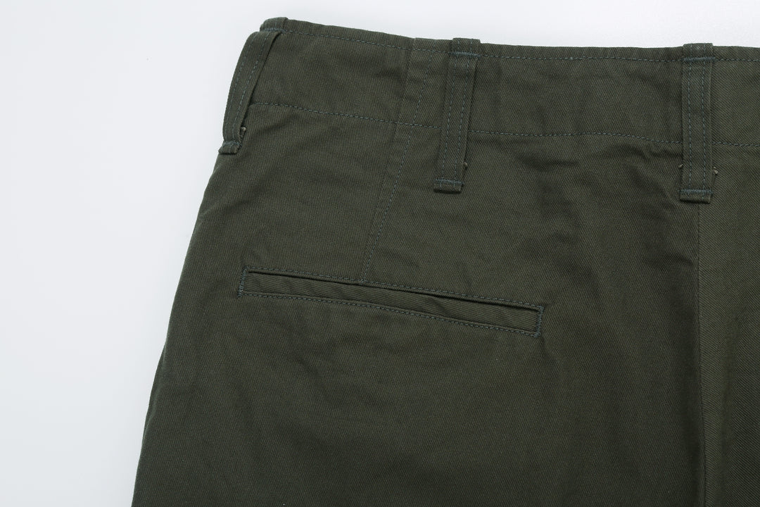 Deluxeware 946A MIL-SPEC ’46 Chino Trousers in Army Green – Rear Welt Pocket Detail