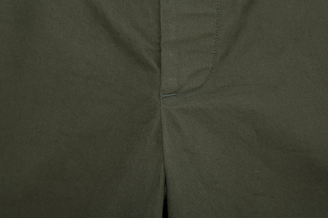Deluxeware 946A MIL-SPEC ’46 Chino Trousers in Army Green – Front Fly Stitching Detail