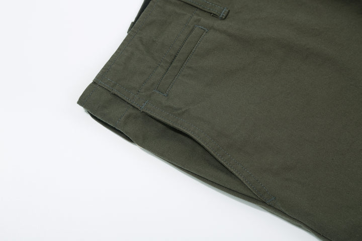 Deluxeware 946A MIL-SPEC ’46 Chino Trousers in Army Green – Front Coin Pocket Detail