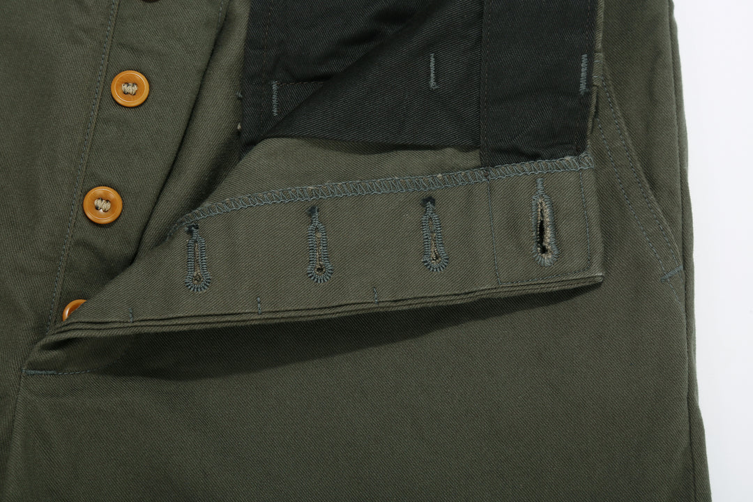 Deluxeware 946A MIL-SPEC ’46 Chino Trousers in Army Green – Buttonhole and Fly Stitching Detail