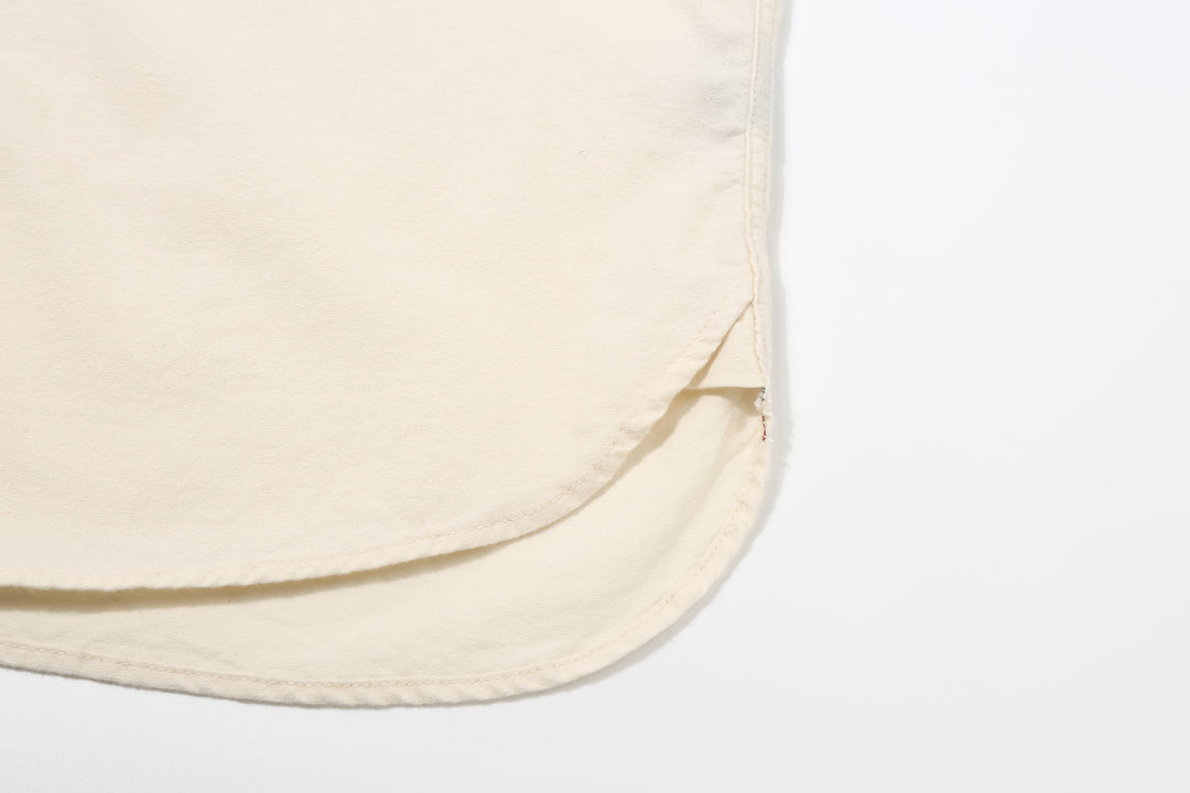 DALEE’S & CO. BF.49 Lightweight Flannel Shirt in Natural – Side Hem Gusset Detail