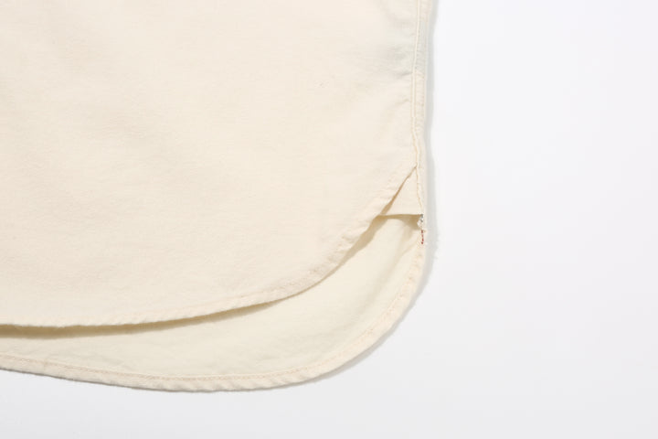 DALEE’S & CO. BF.49 Lightweight Flannel Shirt in Natural – Side Hem Gusset Detail