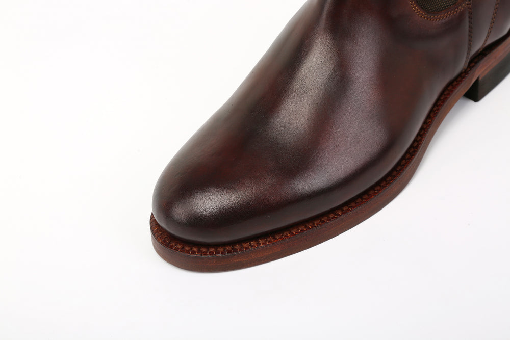 Moto Lot 1050 side gore boots Italian horsebutt leather brown close up
