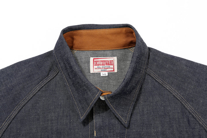Deluxeware 7640 10.5oz selvedge denim work shirt made in Japan indigo denim shirt collar close up