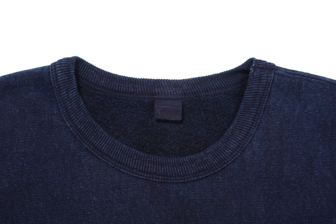 UES 742451 indigo loopwheel crewneck sweatshirt with pocket made in Japan slub cotton collar close up
