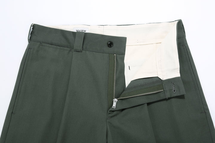 WASEW WSW-25A-010 Vat-Dyed Chino One-Tuck Trousers in wide straight fit, made in Japan zipper fly front