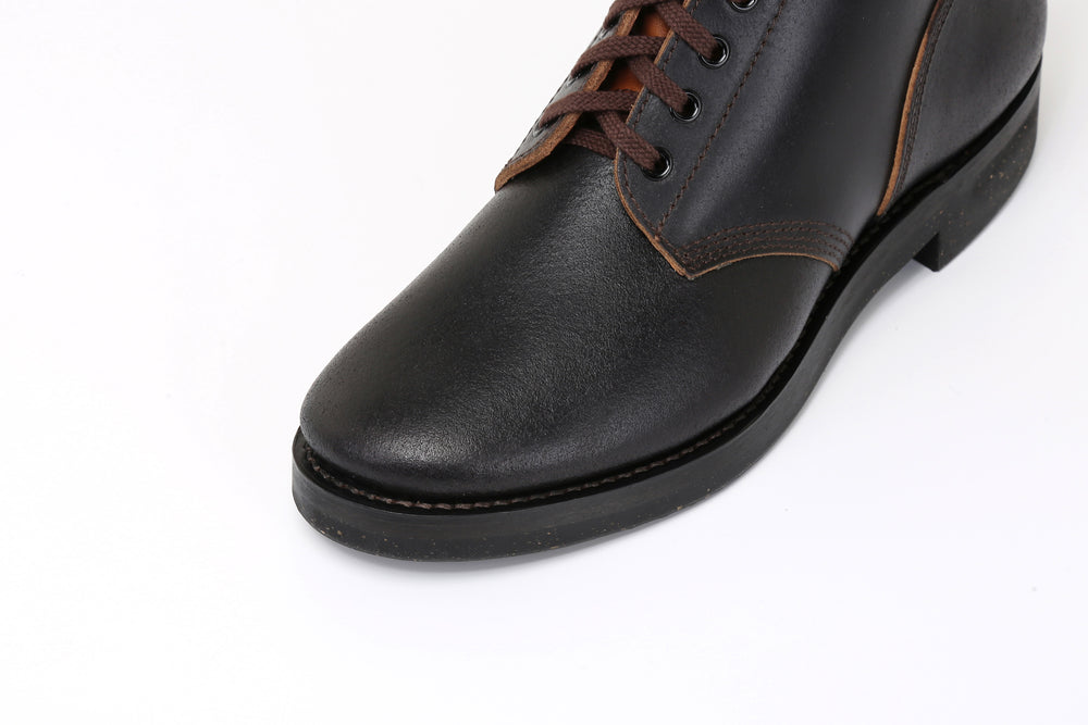 Skoob Infantry M-43 boots Horween waxed flesh leather close up
