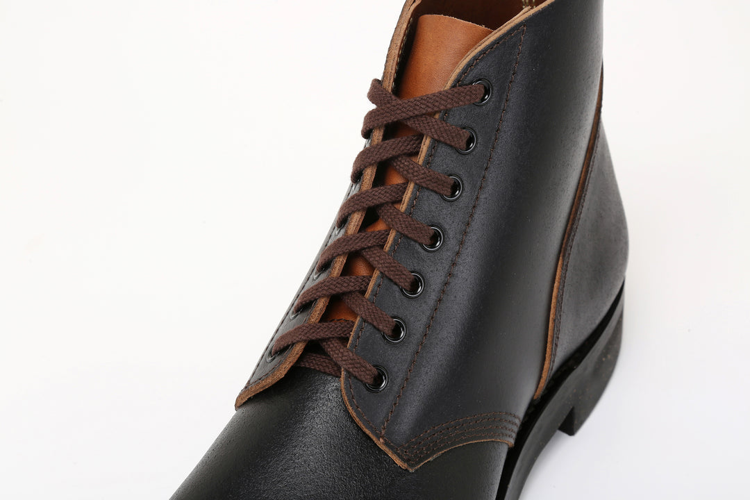 Skoob Infantry M-43 boots Horween waxed flesh leather black lace up detail