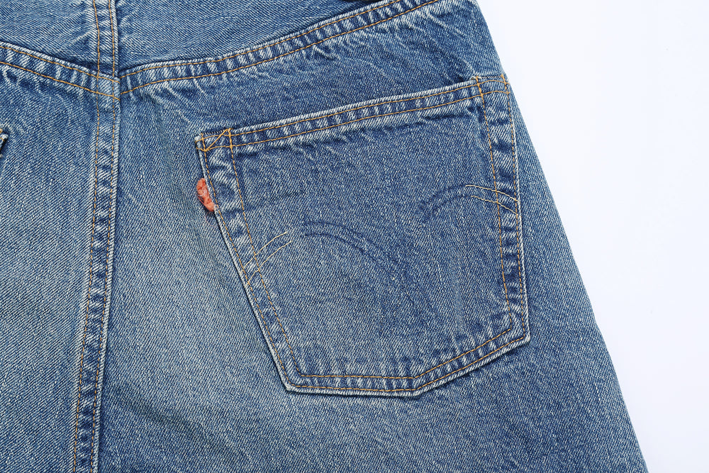 Warehouse 1101 2nd hand selvedge denim jeans vintage wash light indigo straight fit made in Japan back pocket