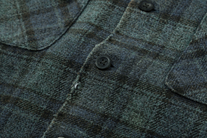 Sugar & Co SGR-BTS01V box check shirt vintage wash button close up